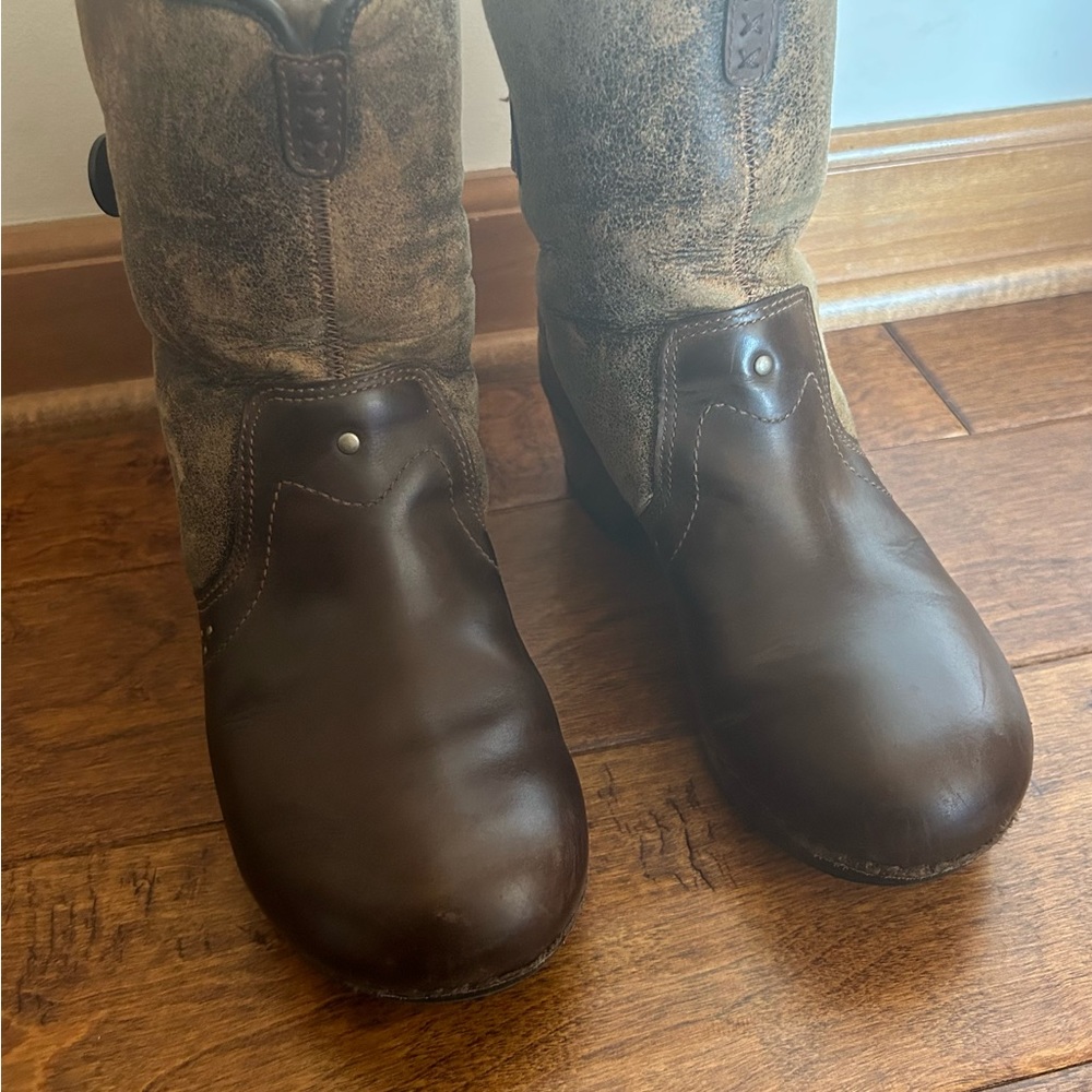 Dansko, fur lined mid calf boots; size 39